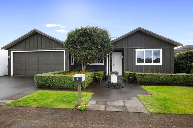 7 Gleneagles Way Waiwhakaiho_1