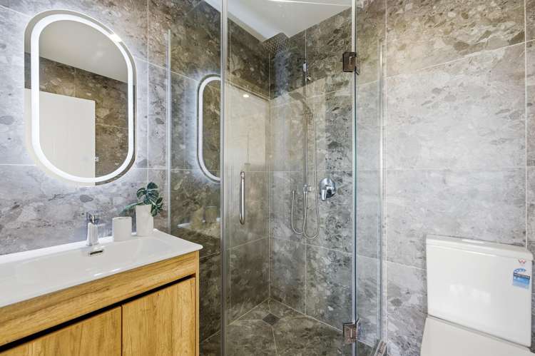 2/19 Trias Road Totara Vale_17