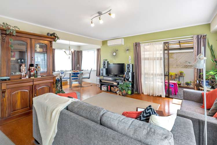 1/136 Bradbury Road Botany Downs_6