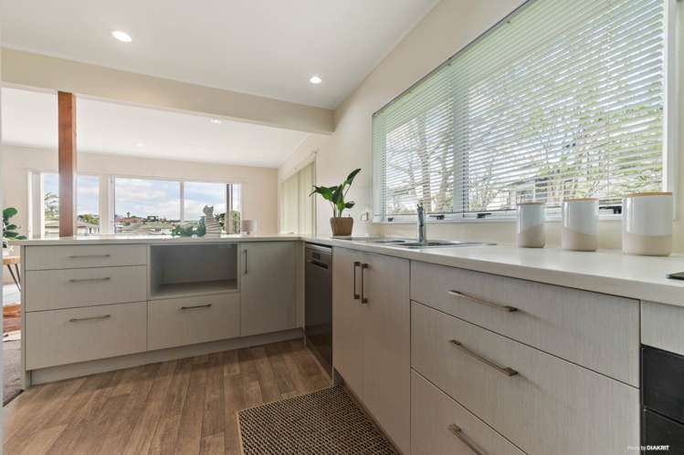 41 Esther Place Red Beach_8