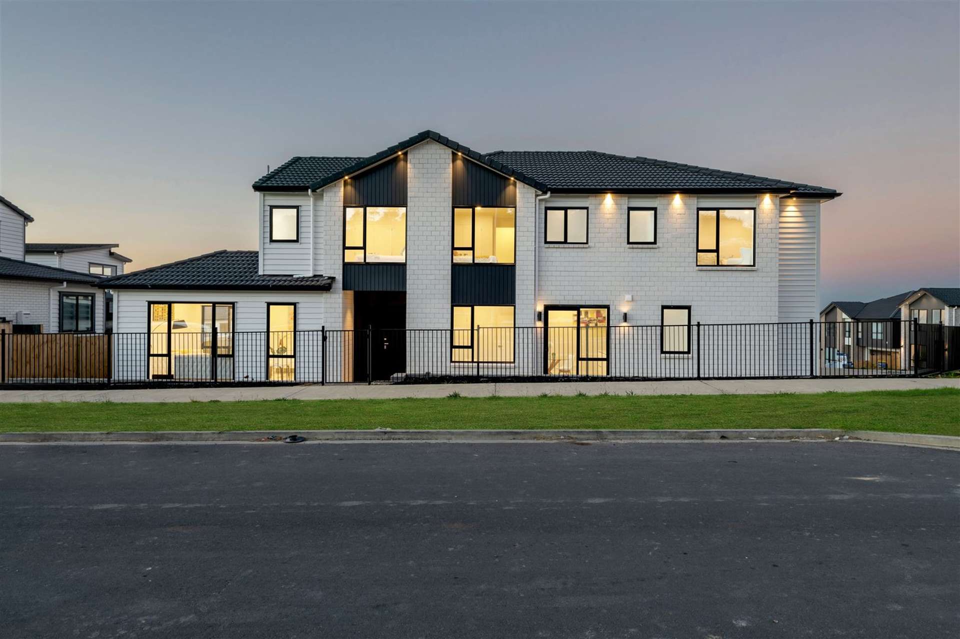 19 Aklander Rise Flat Bush_0