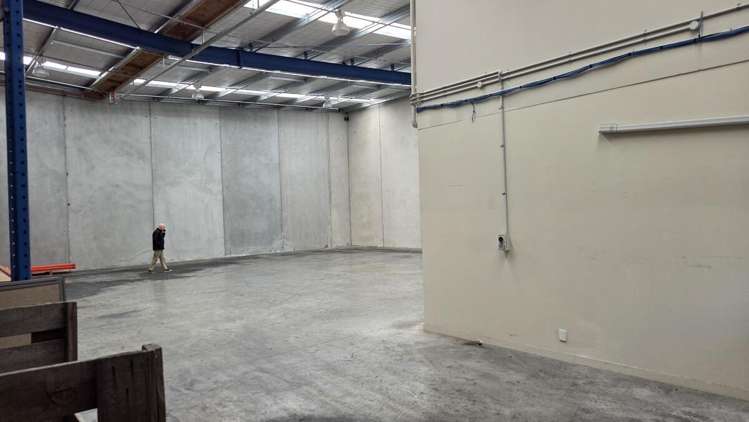 6/17 Airpark Drive Mangere_5