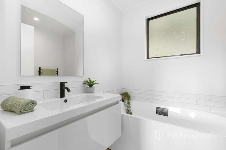 66 Castlerea Street Wainuiomata_17
