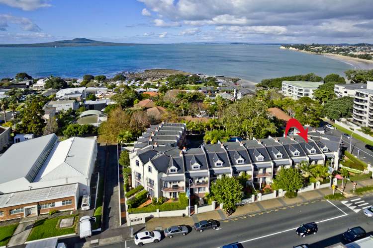 4/177 Hurstmere Road Takapuna_4