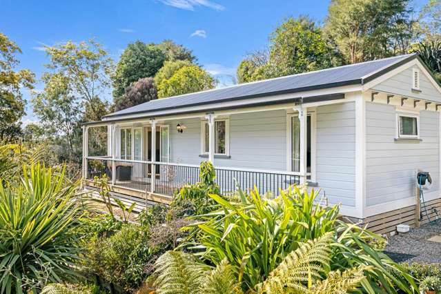 Charming Cottage on a lifestyle section