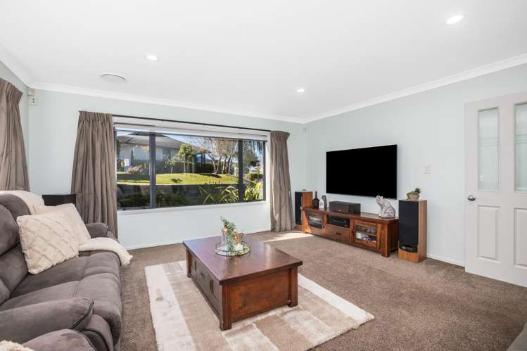 5 Colin Guppy Crescent Riverstone Terraces_9