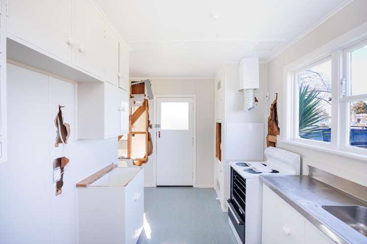 37 Stephens Crescent Highbury_3