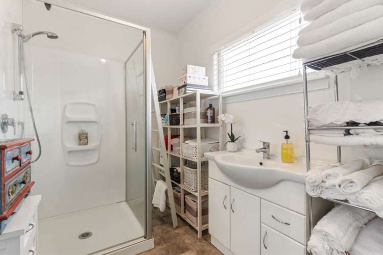 2/62 Browns Bay Road Rothesay Bay_10