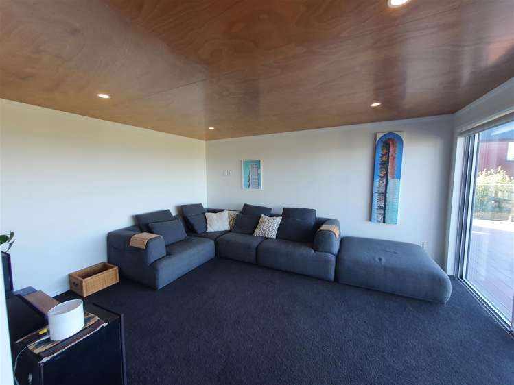 60 Douglas Street Okitu_11