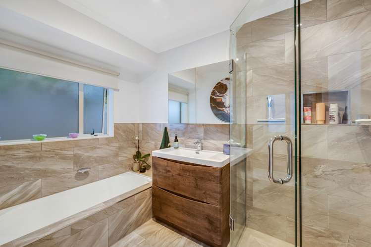 11 Gillett Place Botany Downs_16