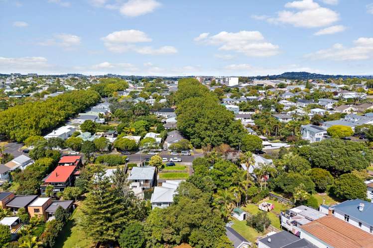 8 and 10 Allen Road Grey Lynn_11