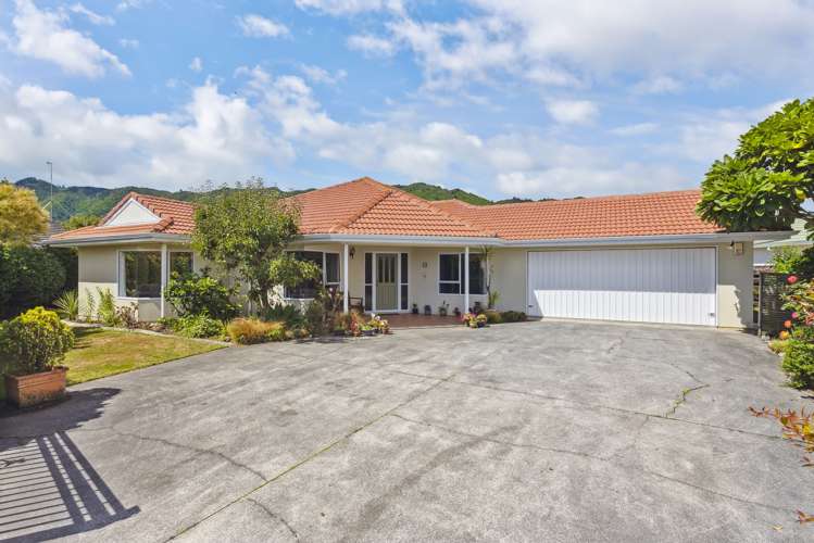 13 Runanga Grove Waikanae_23