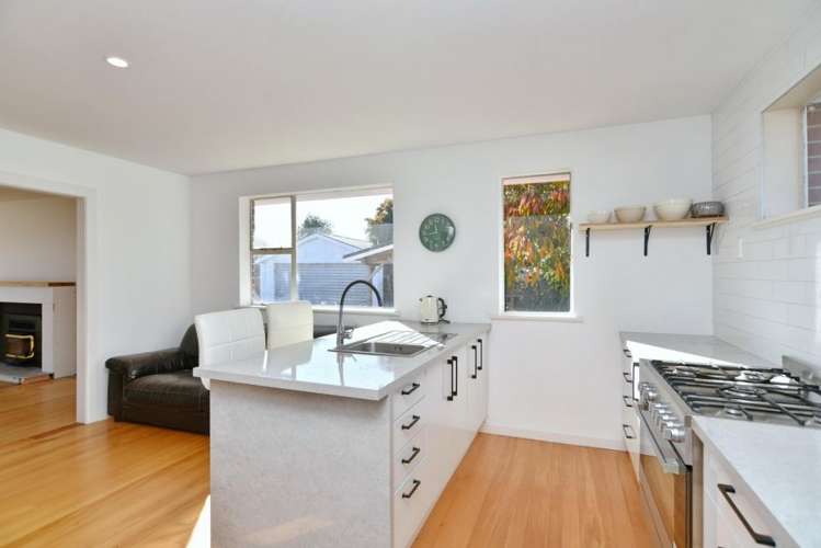 13 Lyndhurst Crescent Aranui_1