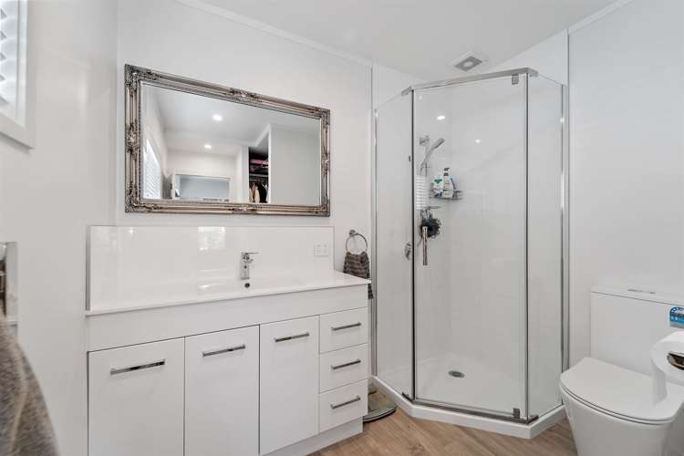 9b Centreway Road Orewa_14