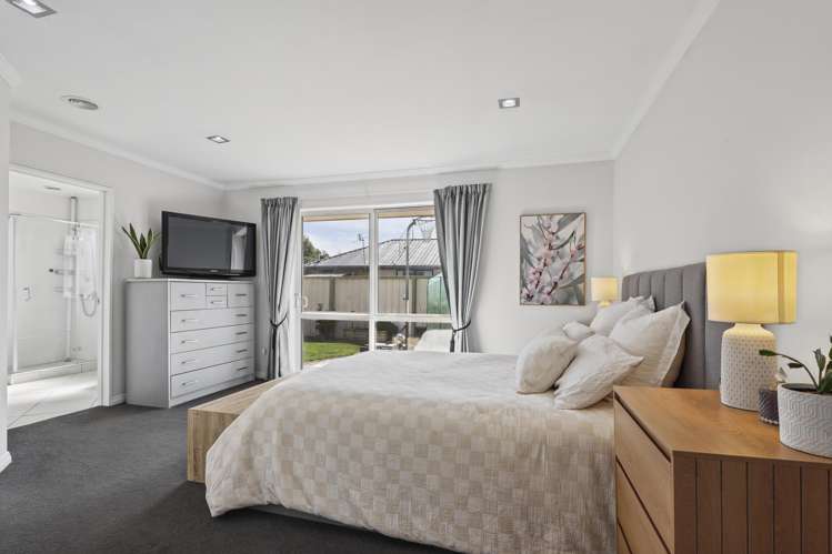 22 Paget Drive Woodend_16