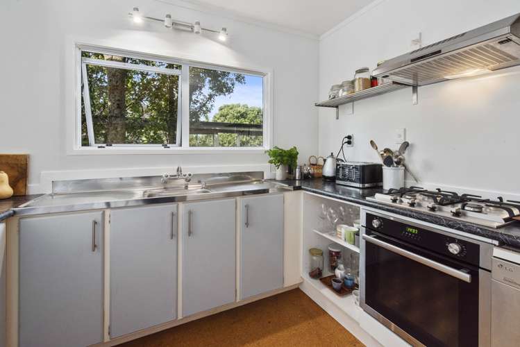 3 Ferndale Avenue Leigh_9