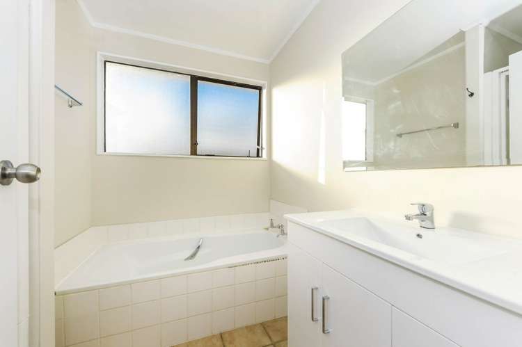 190 Solar Road Glen Eden_3