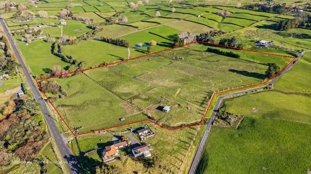 17 Acres of Convenient Country