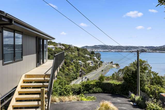 Harbour views and holiday vibes