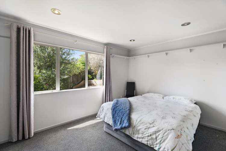 2/28A Tamahere Drive Glenfield_18