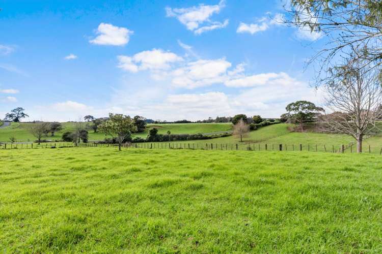 87 Pukeoware Road Glenbrook_24