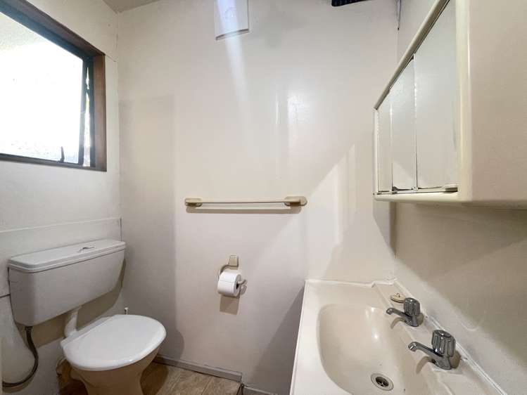 491B Paremoremo Road 10892_8