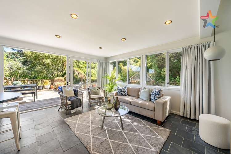 12 Whiorau Grove Lowry Bay_15