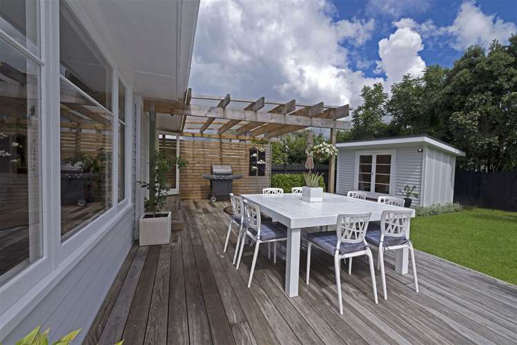 1/13 Essex Street Te Atatu South_5