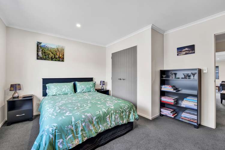 38 Montague Grove Stratford_17