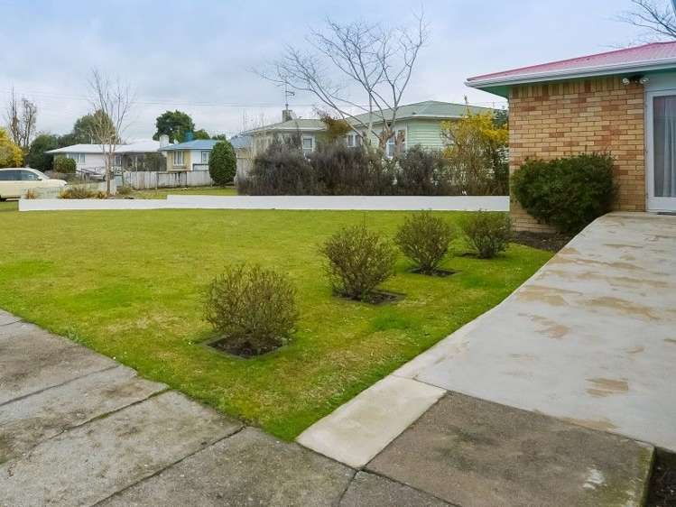 19 Masefield Drive Enderley_12