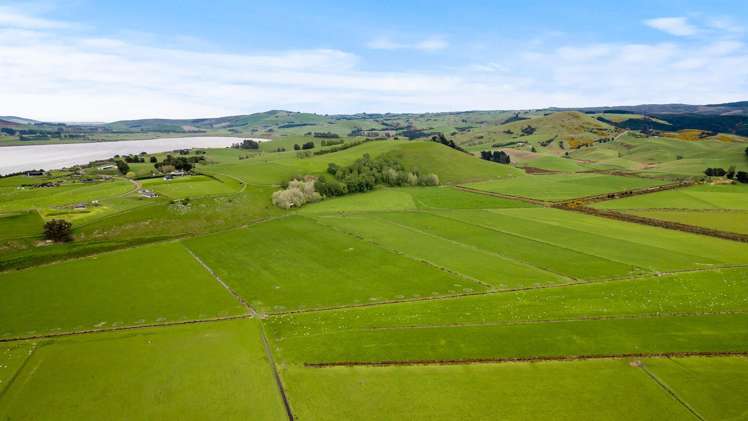 93 Baker Road, 66 Waihola Hill Road and Berwick Road Clarendon_3