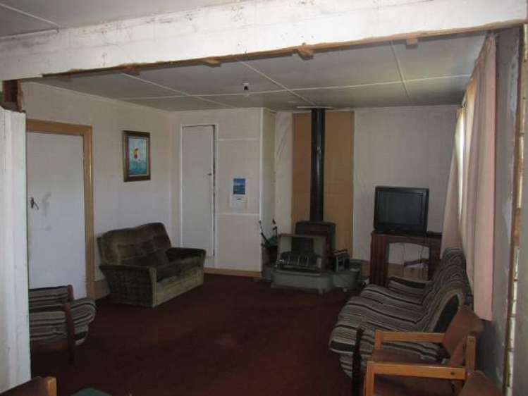 85 Shiel Street Reefton_21