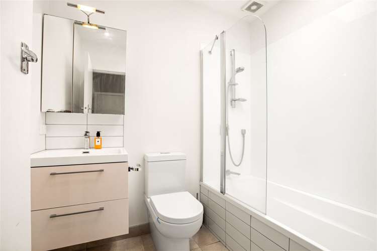 16 Taikata Road Te Atatu Peninsula_15