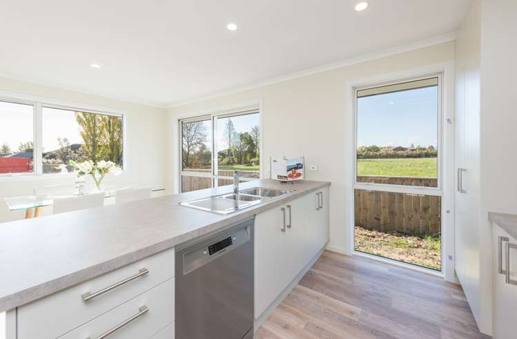 14 Campari Drive Richmond_6