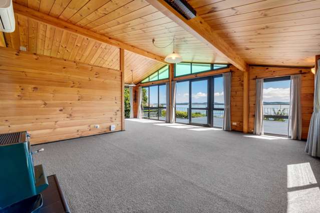 Sunny Lockwood Home with Endless Sea Views – P...