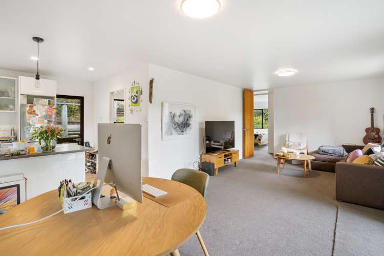 2/16 Mistletoe Place Browns Bay_3