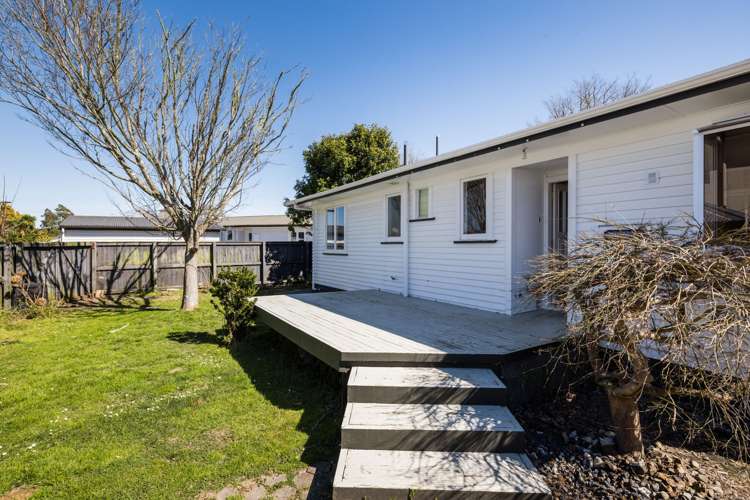 60 Southsea Crescent Silverdale_18