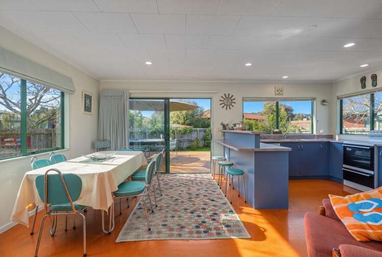 13 Charles Green Cooks Beach_5