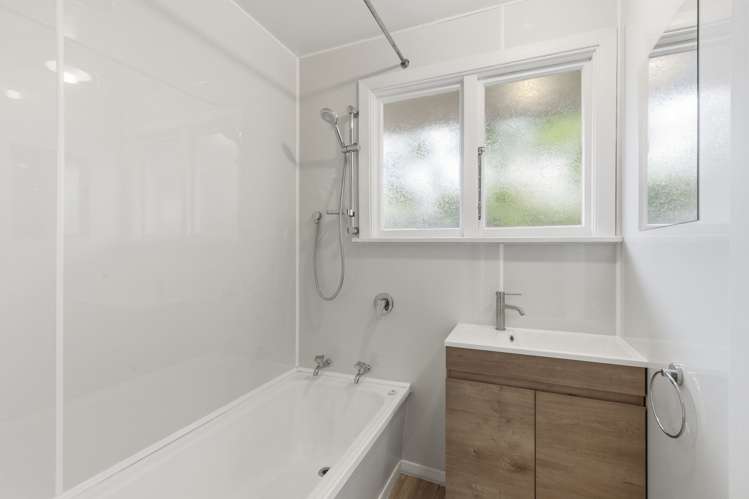 15 Rowses Road Aranui_16