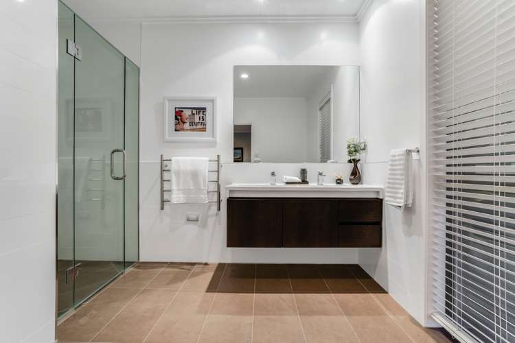 2 Pescara Point Karaka_14