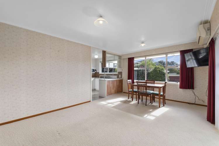 2/4 Severn Place Spotswood_12