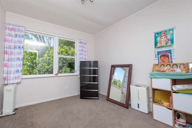 29 Kahikatea Grove Paparangi_9