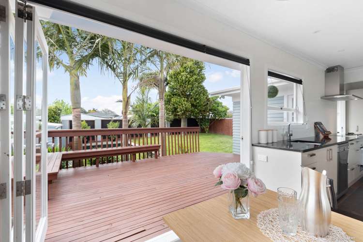 28 Clinton Avenue Te Atatu Peninsula_2