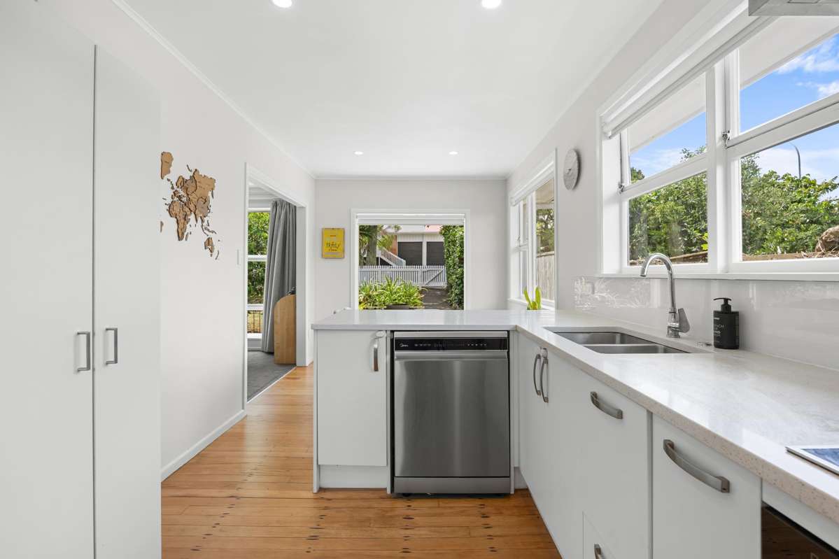 1/4 Grassways Avenue_5