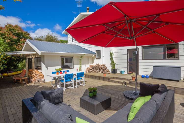 22 Lady Cobham Grove Anakiwa and Surrounds_4