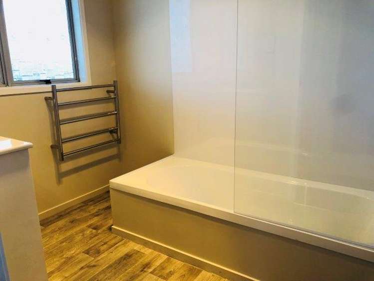 426 Roscommon Road Clendon Park_11