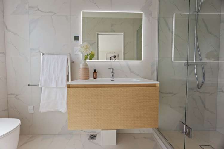 2 Hollywood Avenue Epsom_14