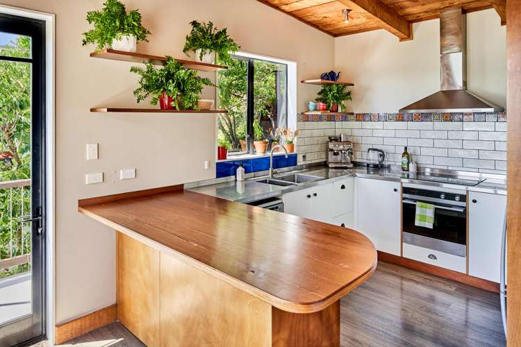 82 Paremata Road Paremata_6