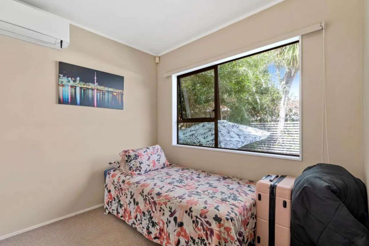 1/111 Spinella Drive_5