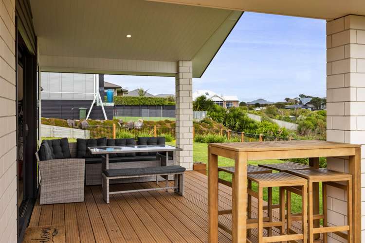 8a Jules Crescent Bell Block_24